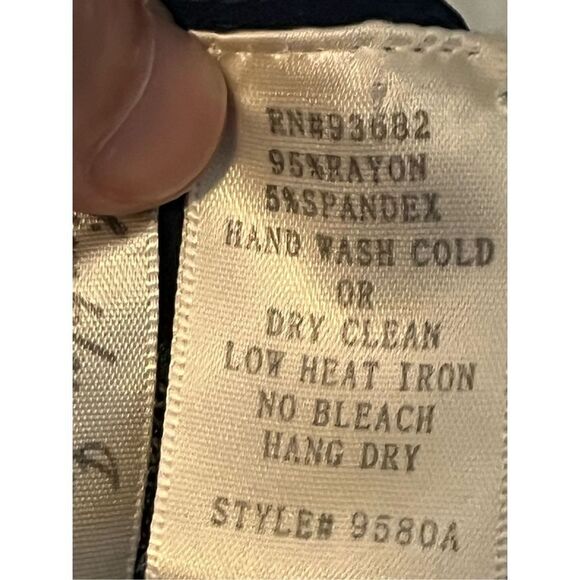 Simply Irresistible Navy Blue Large V-neck. - Picture 7 of 7